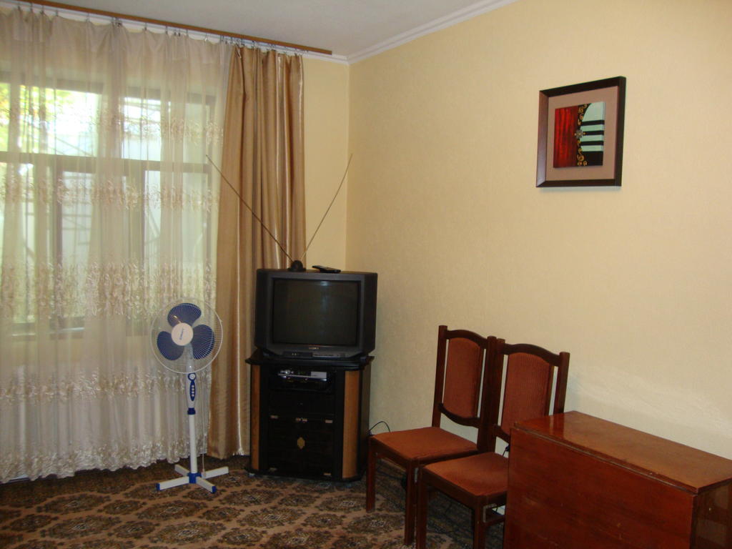 Guest House Vip Osh Exterior photo